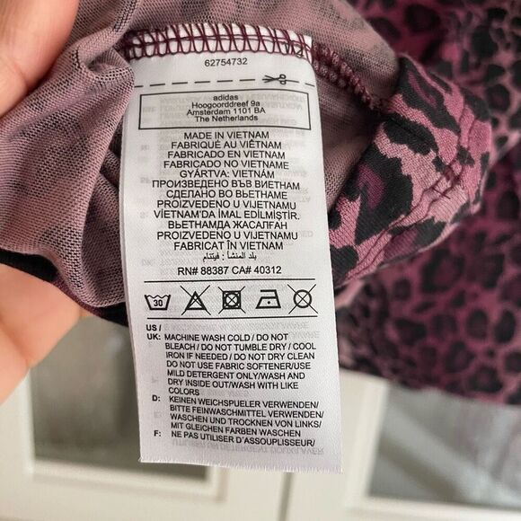 adidas Womens Allover Print T-Shirt 1X Burgundy Cheetah Print 3 Stripes Trefoil - Picture 5 of 8